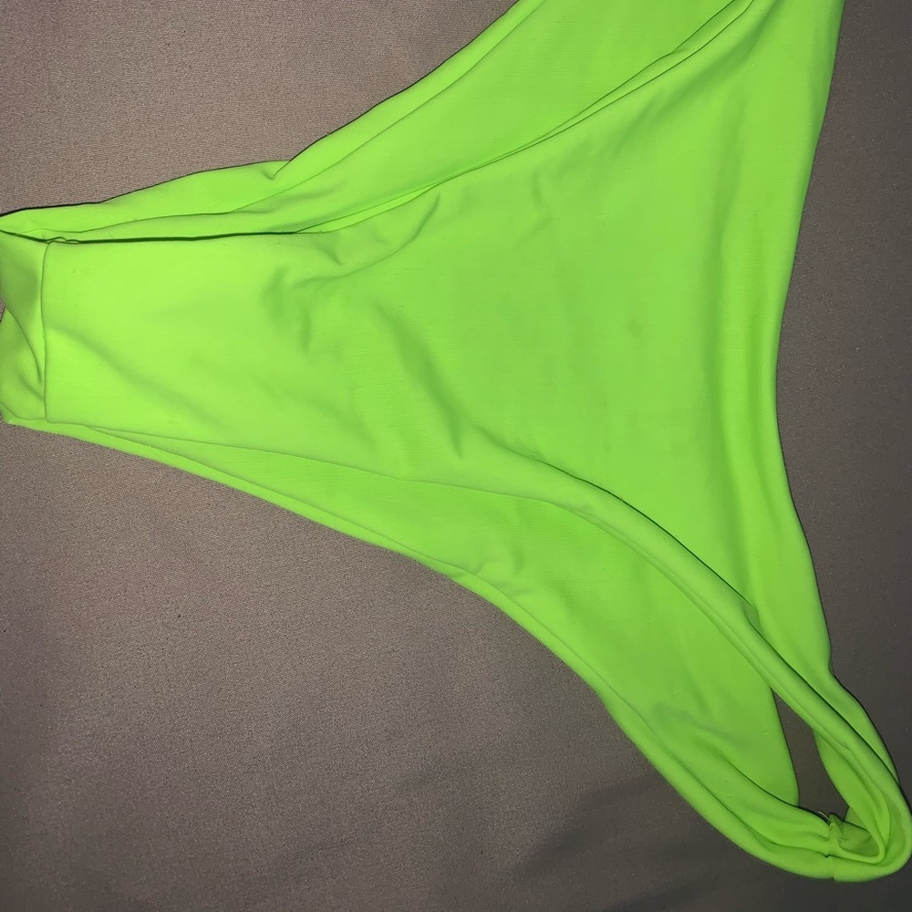 NEÓN GREEN SWIM - Picture 2 of 2